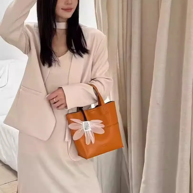 

Genuine Cow Leather Women Bags Handbags Bucket Bag Fashion Tote Bag Leather Luxury Desginer Crossbody Bag Large Lady Hand Bags