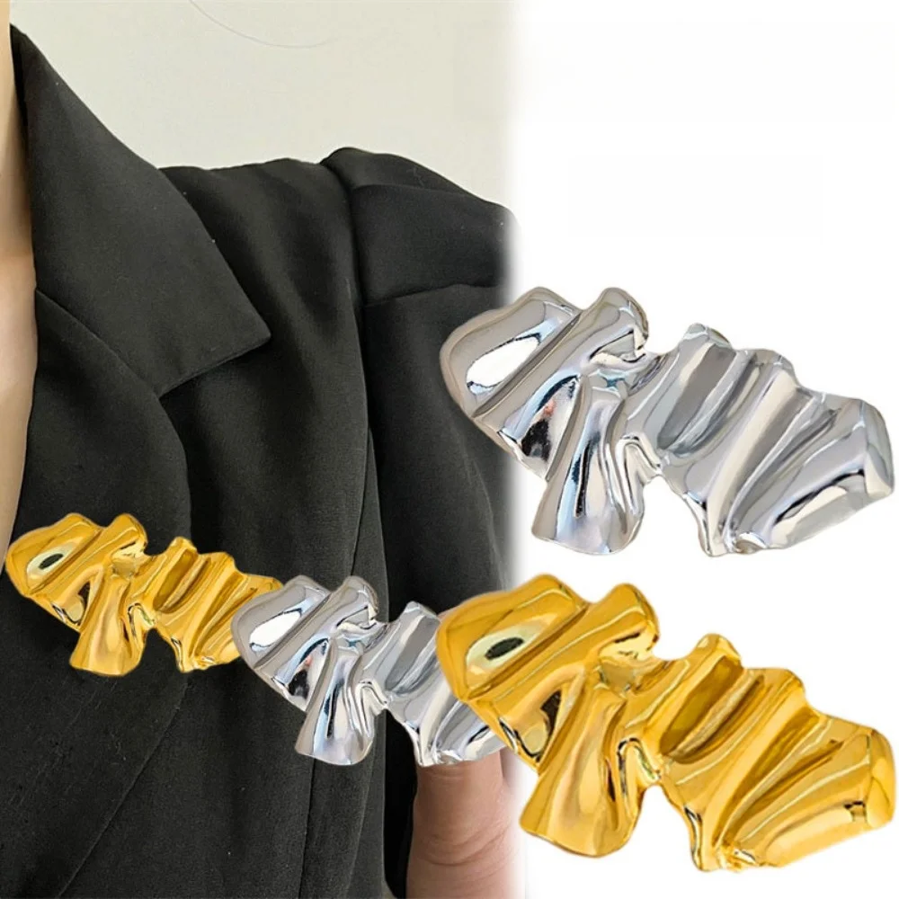 New Abstract Irregular Brooches Gold Plated Metal Geometric Brooches Silver Color Waterproof Lapel Pins Jewelry Accessories