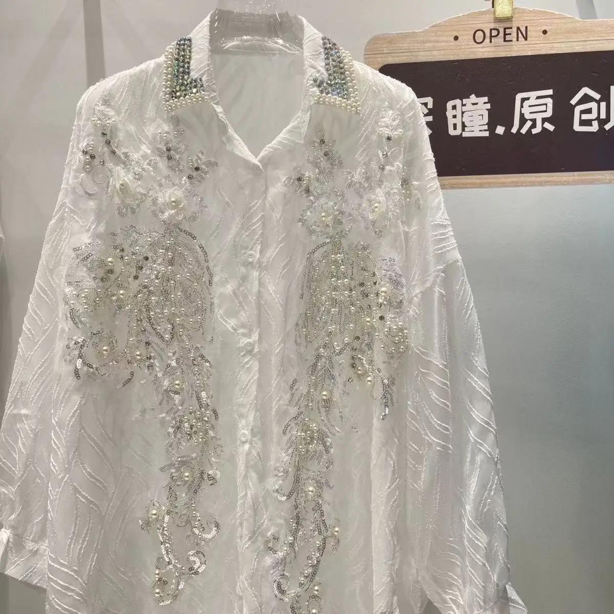 แบรนด์หรู Oversize Beaded Sequined Stitch ผู้หญิงเสื้อแขนยาวเสื้อสุภาพสตรี Elegant ความยาวกลางสีขาว Y2K Top