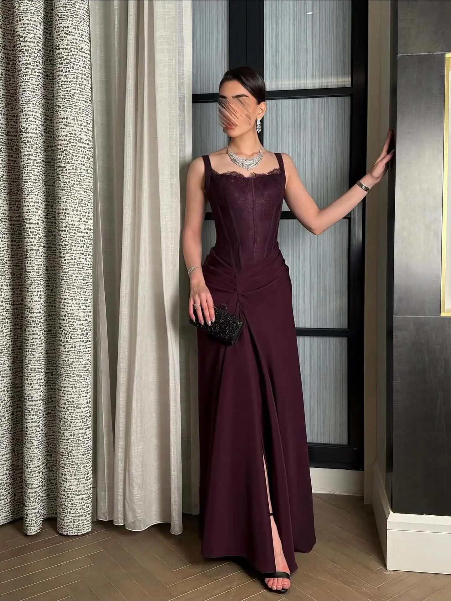 

Sexy Prom Gowns Mermaid Evening Dresses Beaded Sashes Long Party Gowns Claret Spaghetti Strap Dresses 2025