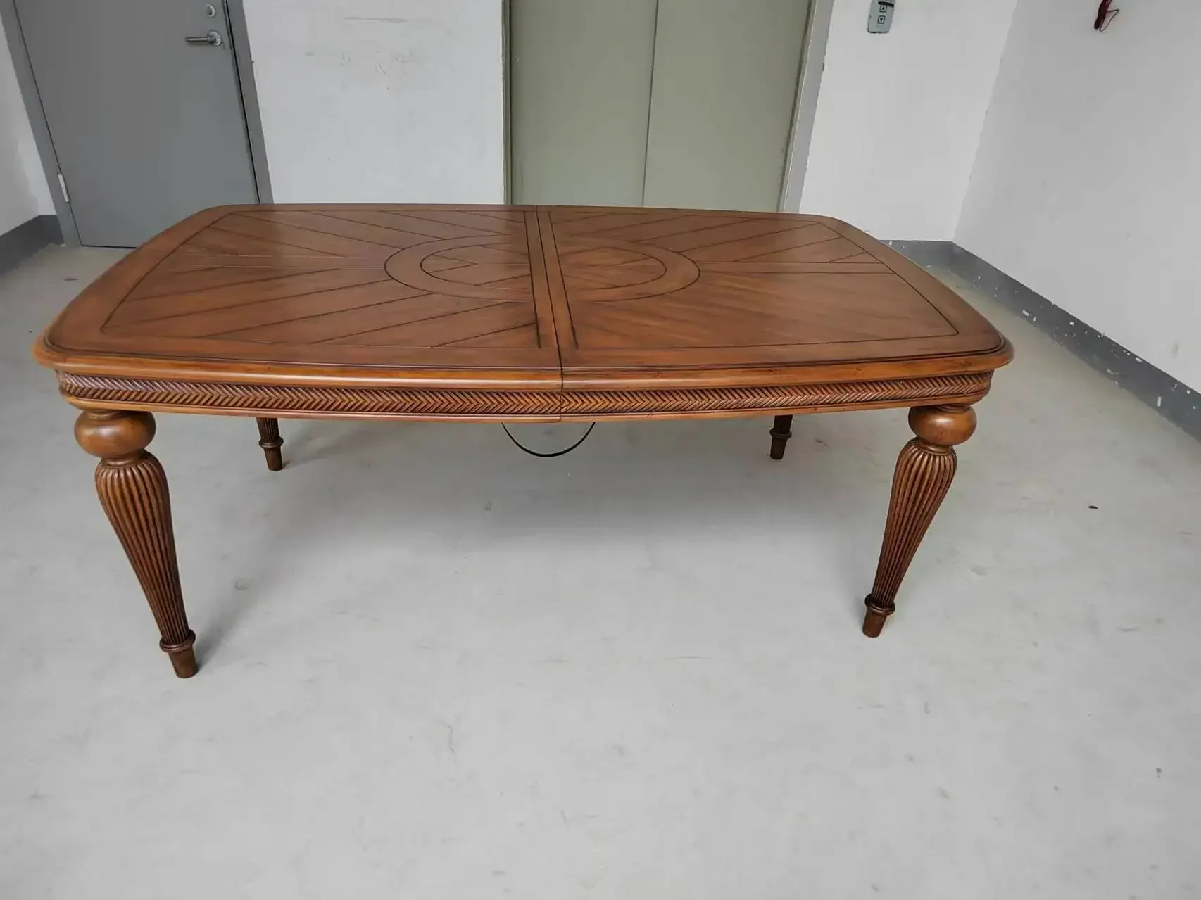 AAAmerican Rural Stretchable Long Dining Table, Light Luxury Design Classic, Excellent Workmanship