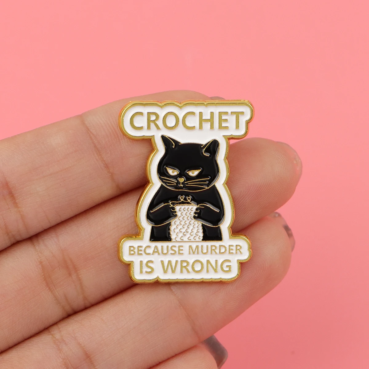 Cartoon Black Cat Crochet Enamel Pin Animal Badges on Backpack Broszki dla kobiet Metalowe szpilki do klapy Cosplay Akcesoria Zabawki Prezent