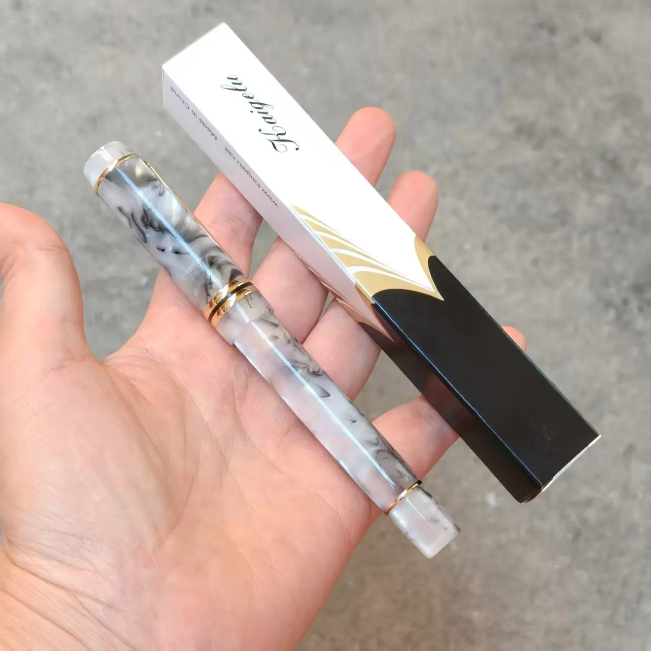 Brand  Kaigelu 316 Fountain Pen, White Barrel High-Quality A