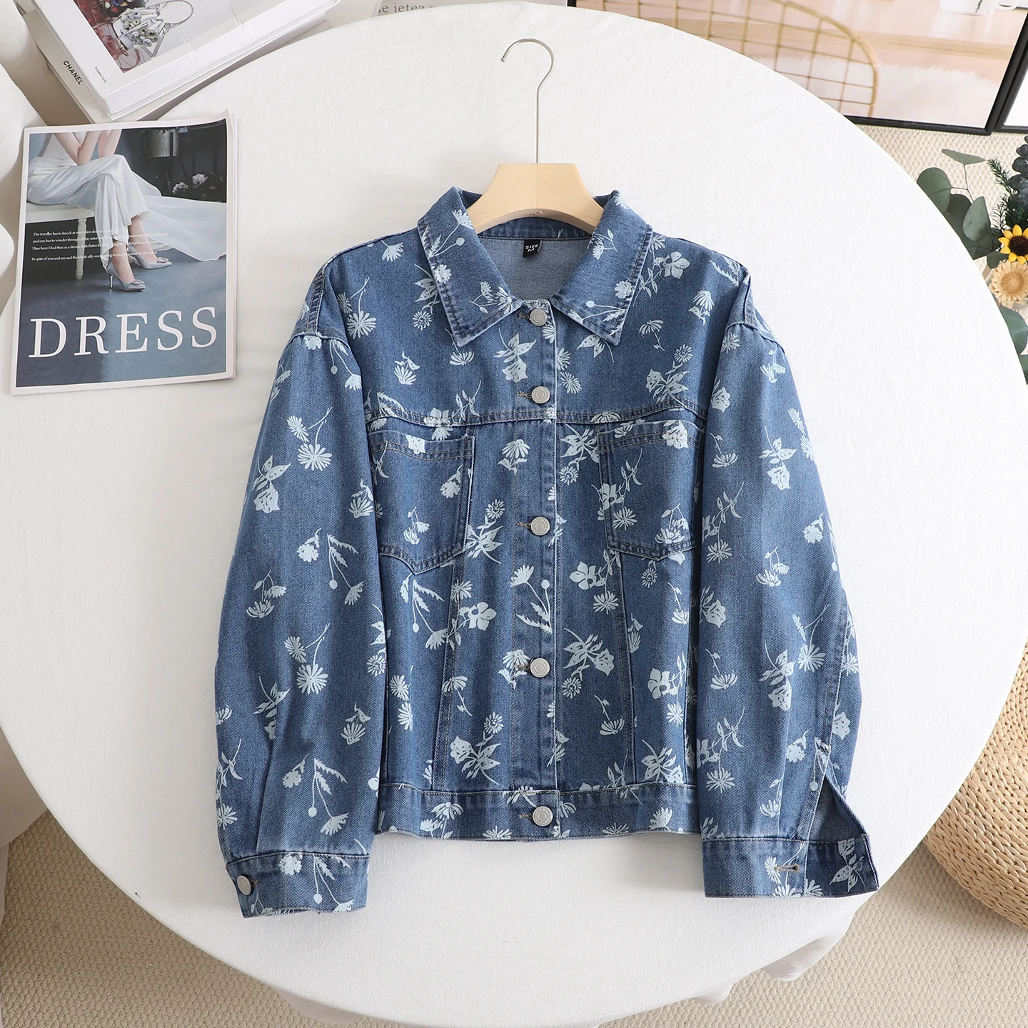 

Женское синее джинсовое пальто с воротником с лацканами и длинным рукавом, однобортная свободная джинсовая куртка с принтом роз, женская весенне-осенняя модная верхняя одежда