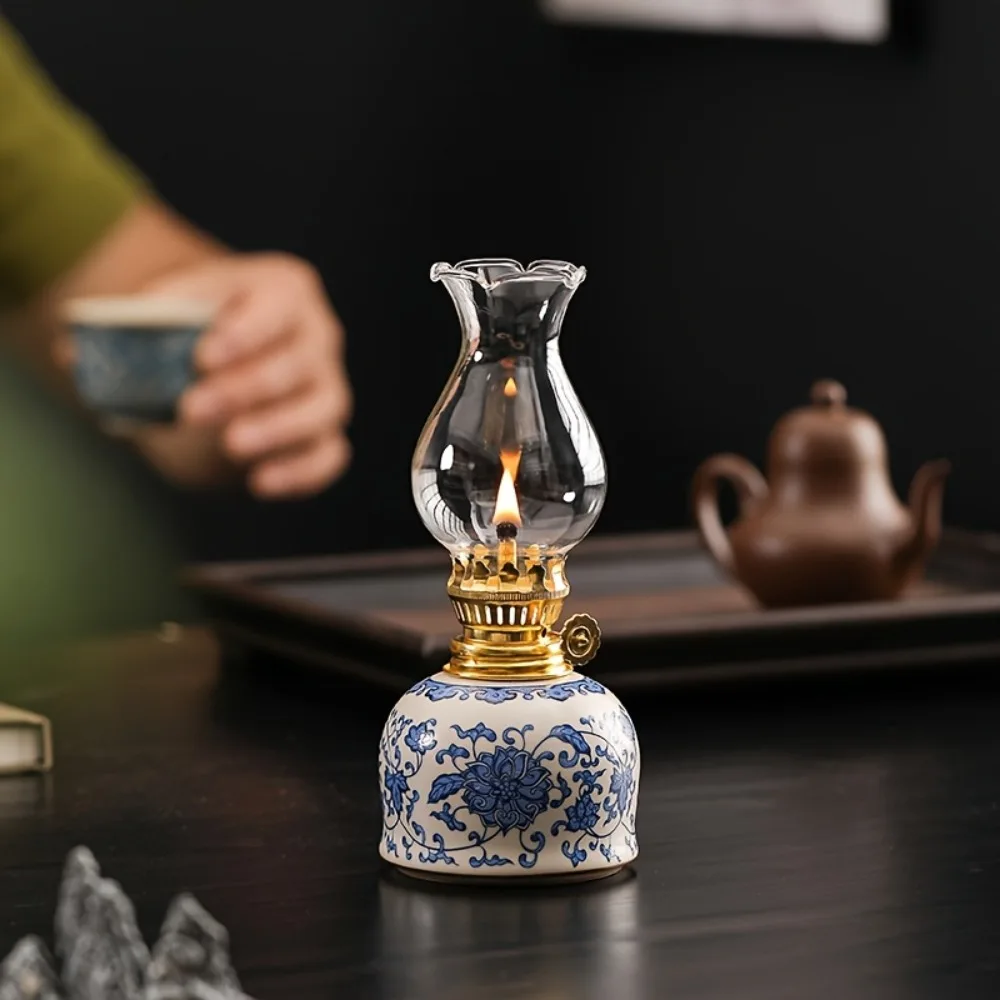 Ceramic Vintage Chamber Oil Lamp Classic Lantern Antique Clear Hurricane Lantern with Adjustable Fire Wick Home Decor