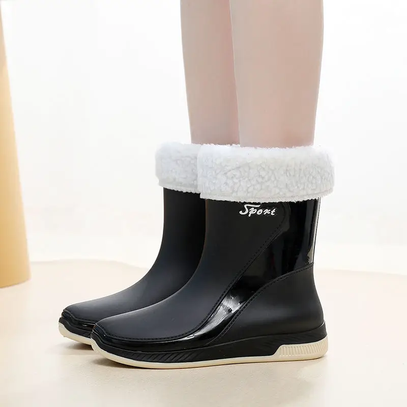 Botas de lluvia de media pantorrilla para mujer, impermeables, resistentes al desgaste, para todas las estaciones, zapatos planos de cocina con forro polar cálido, calzado de goma ​