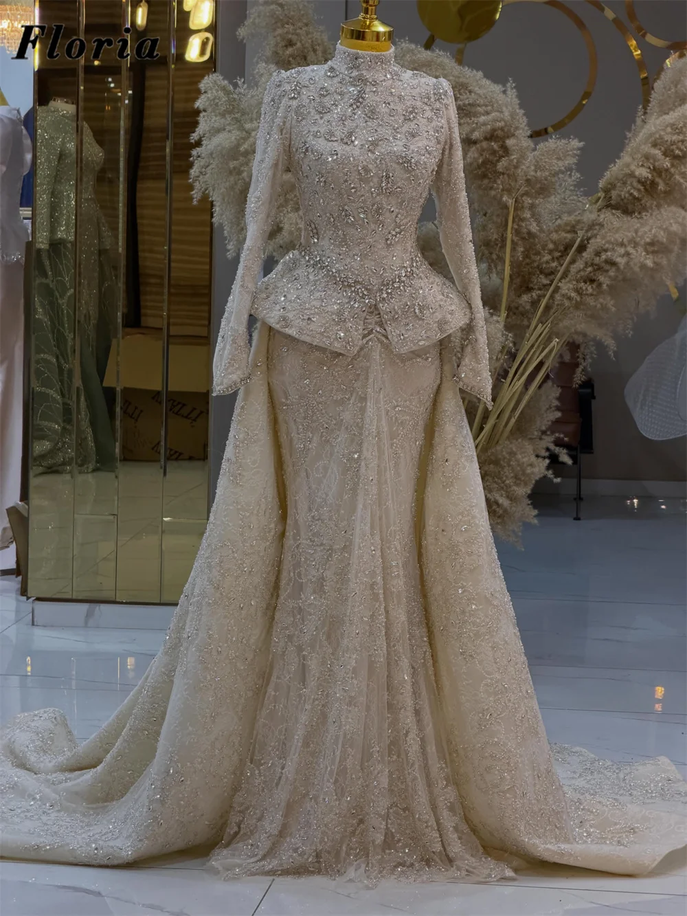 Elegant Champagne Long Sleeves Evening Dresses Middle East Crystals Prom Dress Customized Beaded Wedding Guest Party Night Gowns
