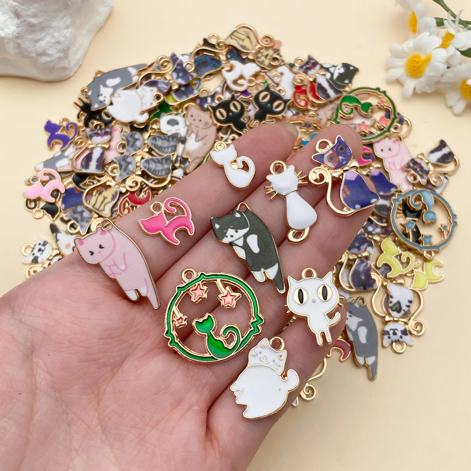 20/50/100pcs Enamel Charms Random Mixed Cat Alloy Pendants,Suitable For Diy Necklace,Earring,Jewelry Making Fashion Accessories image 4