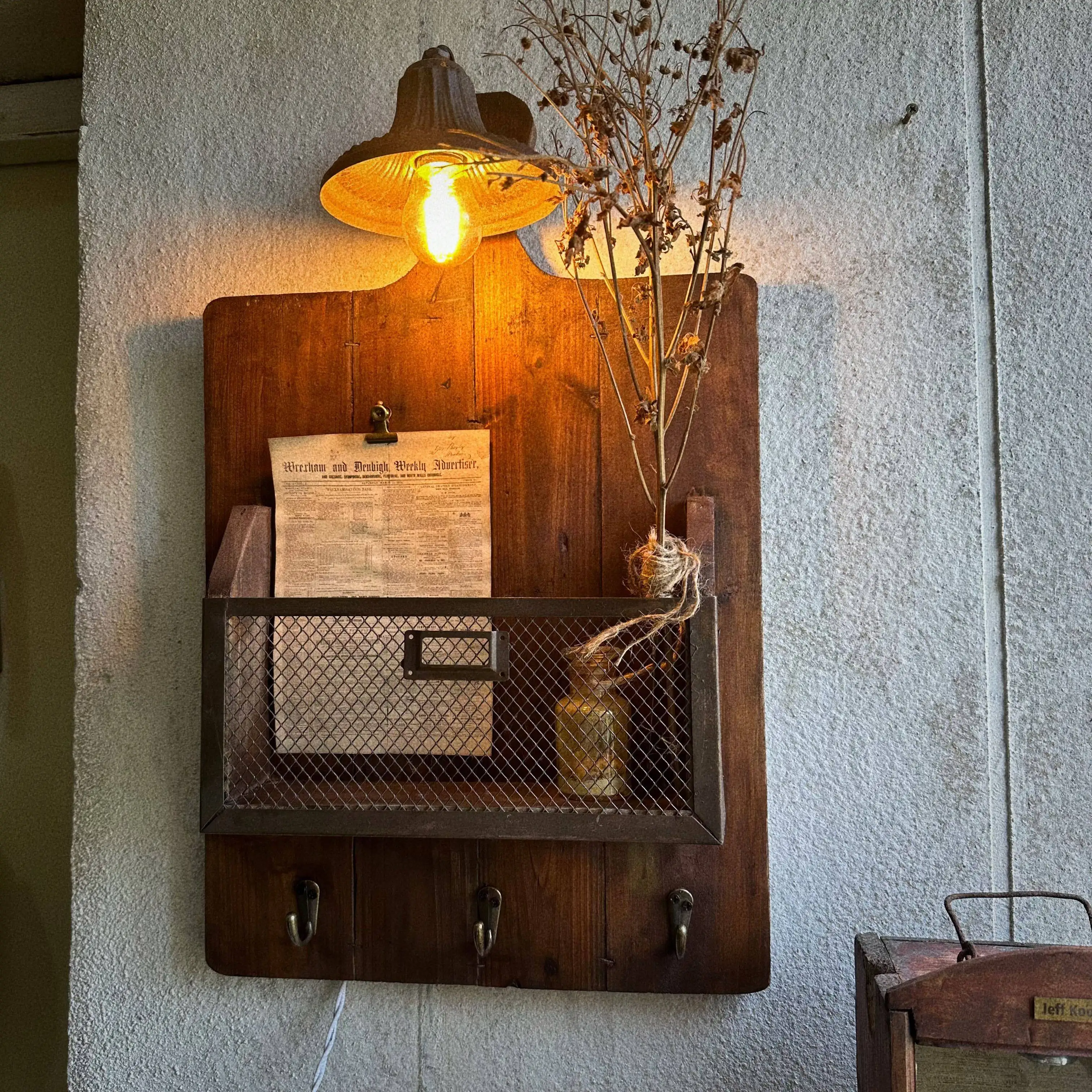 American retro store recruitment niche wall-mounted lamps decoration cafe homestay wall decoration shooting props book shelf