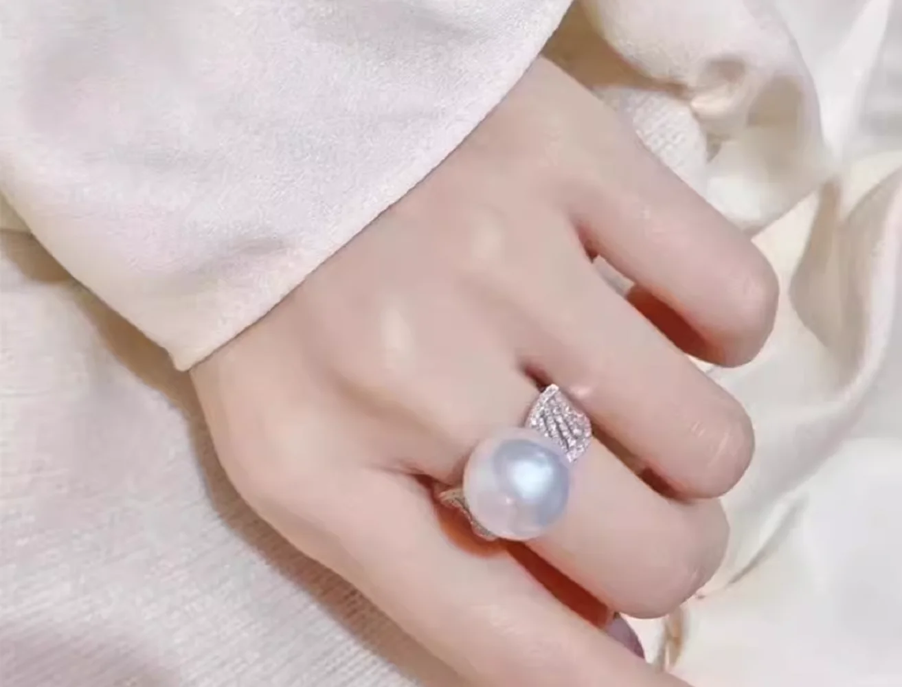 

Gorgeous Pearl Ring AAAA 10-11mm Round Natural South Sea Pearl Open Ring 925s