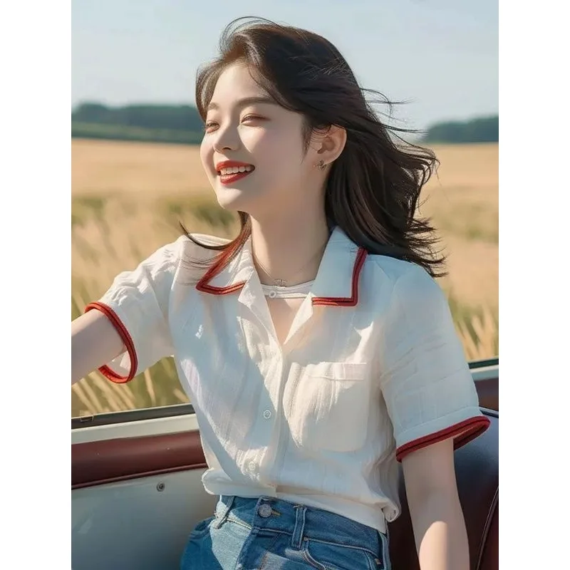 

Chic Short-sleeved Shirt Women's Design New Summer Style Chic Contrasting Polo Collar Top