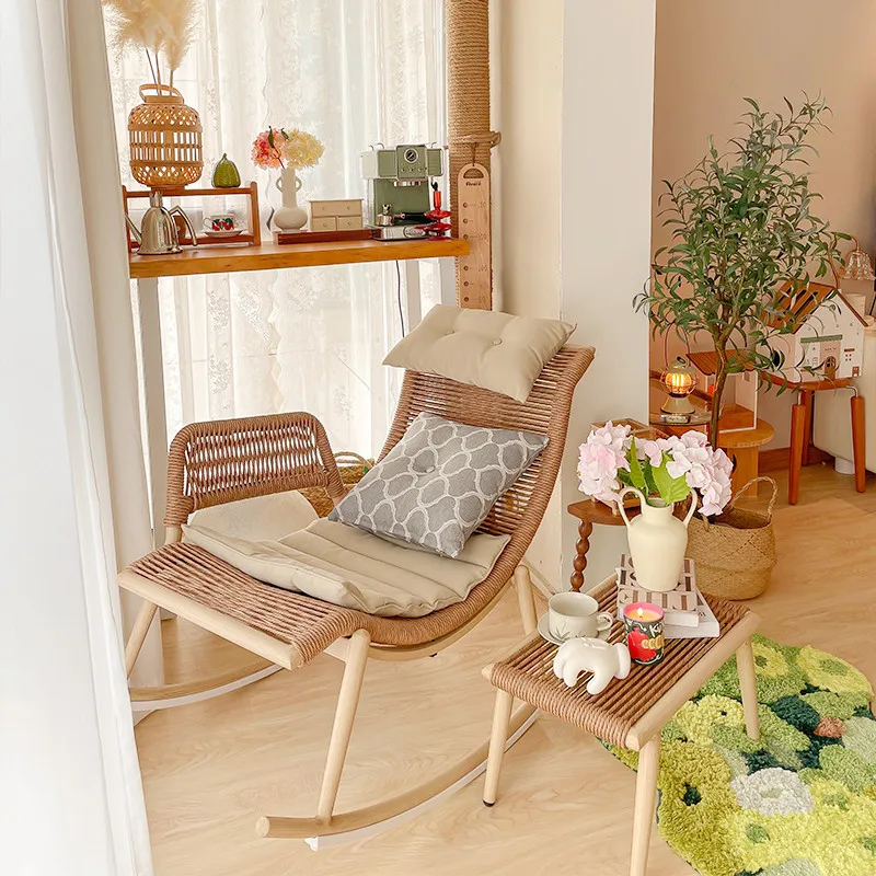 كرسي هزاز من خشب الصندل بأوراق حمراء للبالغين وشرفة منزلية للترفيه من الخيزران كرسي هزاز للاستخدام الخارجي