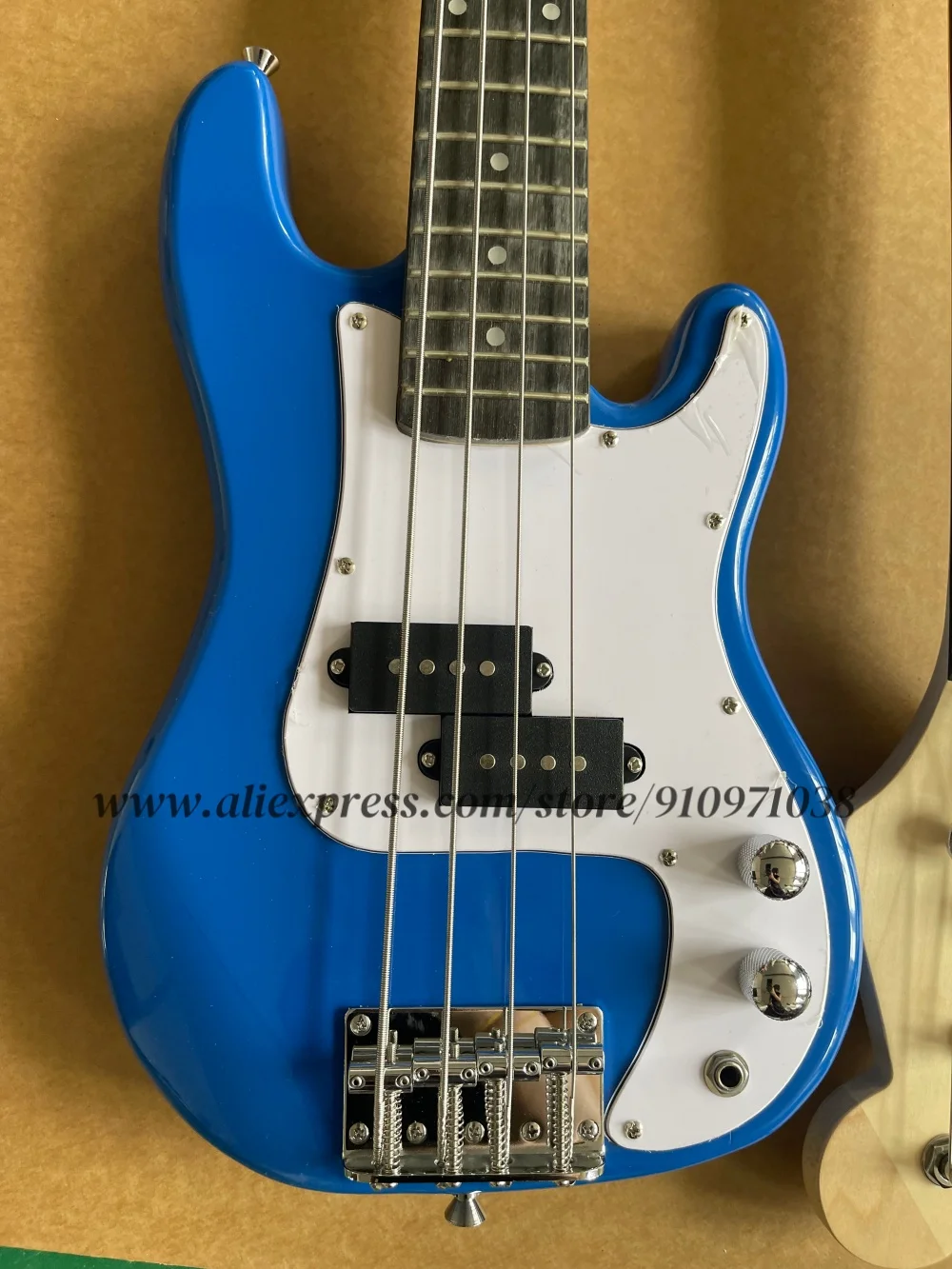 Factory custom, kids guitar,children's bass,fixed bridge, solid wood body, blue, pink color, sunset color, customizable colors