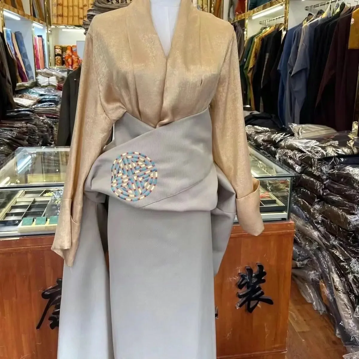 Thin summer single-piece Tibetan embroidery single-layer new ethnic dance Tibetan robe