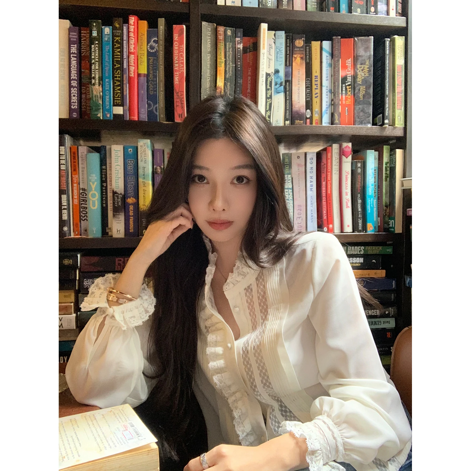 

ivian Vintage Sle Lace Trim Pleated Lantern Sve irt Women's Slim Fit Polyester Fabric Spring Collection