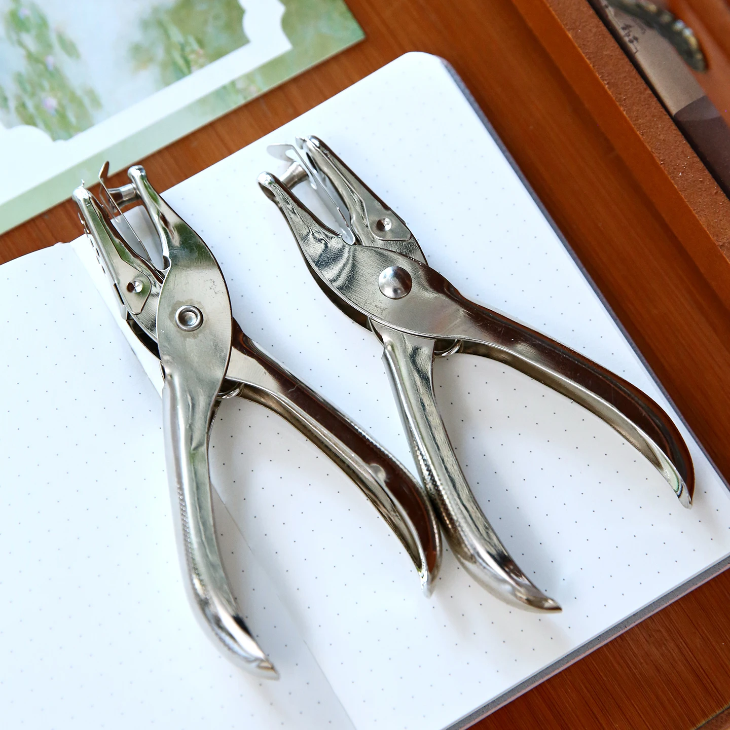 Chaoyu 6mm Einloch-Handlocher für Schüler, geeignet für Postkarten, Lesezeichen, Karten, DIY kleine Loseblatt-Notizbuchlocher