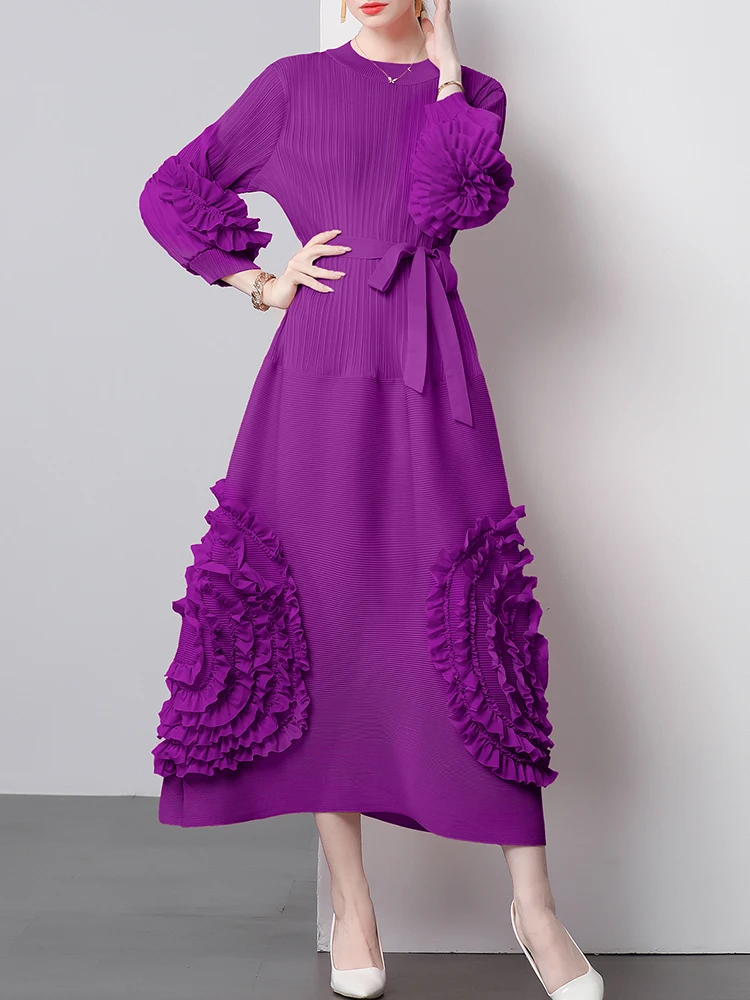 GVUW Pleated Appliqeus Long Dresses Women A Line Elegant Round Collar Full Sleeve Solid Color Lace-up New 2024 Dress 17G8220