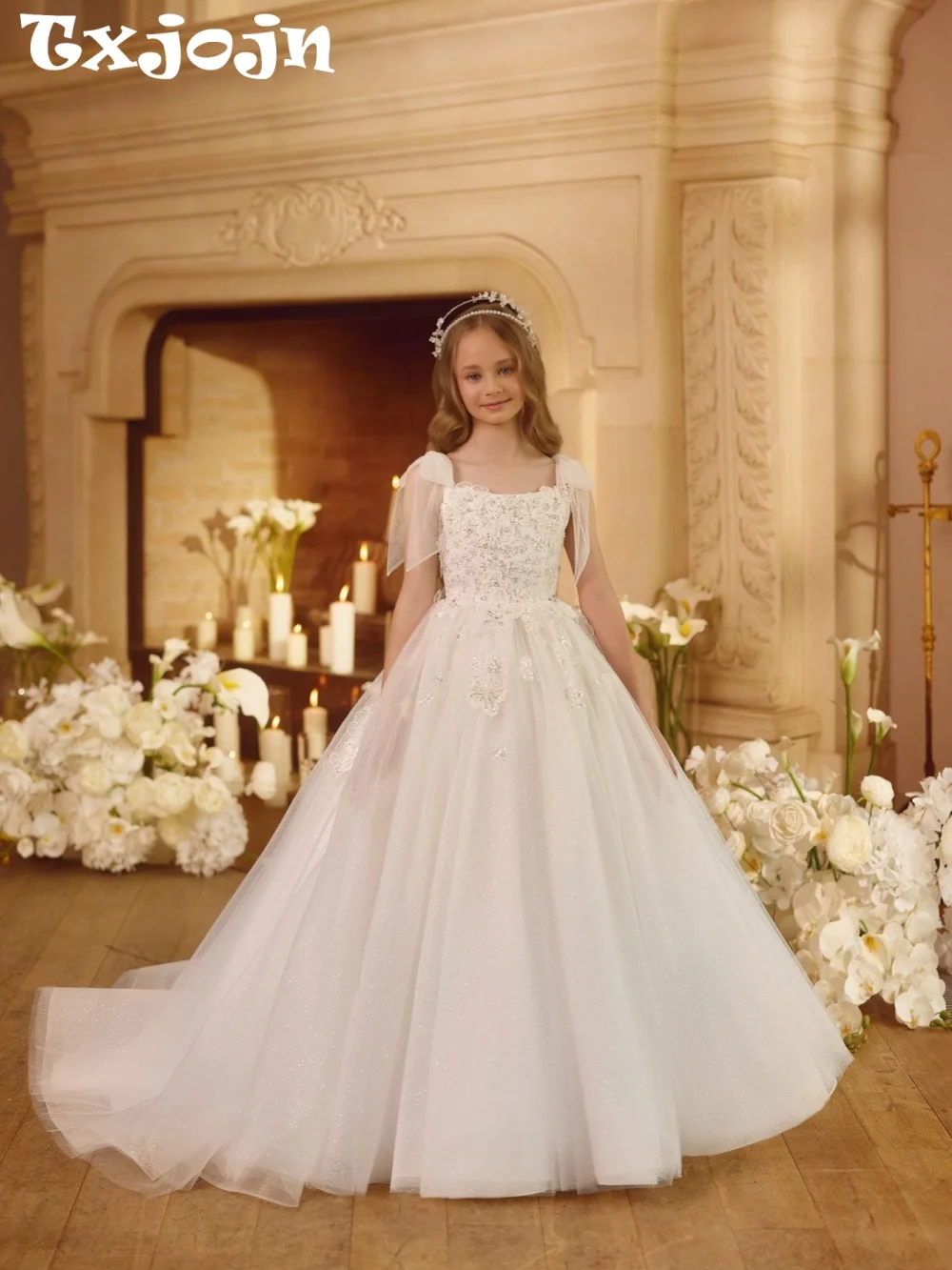Elegant White Flower Girl Dresses Exquisite Lace Appliques A-line Long Kids Princess Gown Children First Communion Gown 2-14Y