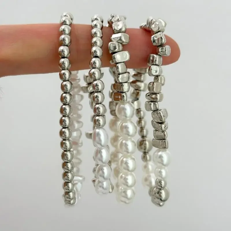 مجموعة أساور متقاطعة مطرزة مكونة من 4 قطع، سلسلة معصم عصرية للسيدات، هدية مثالية لعيد الحب