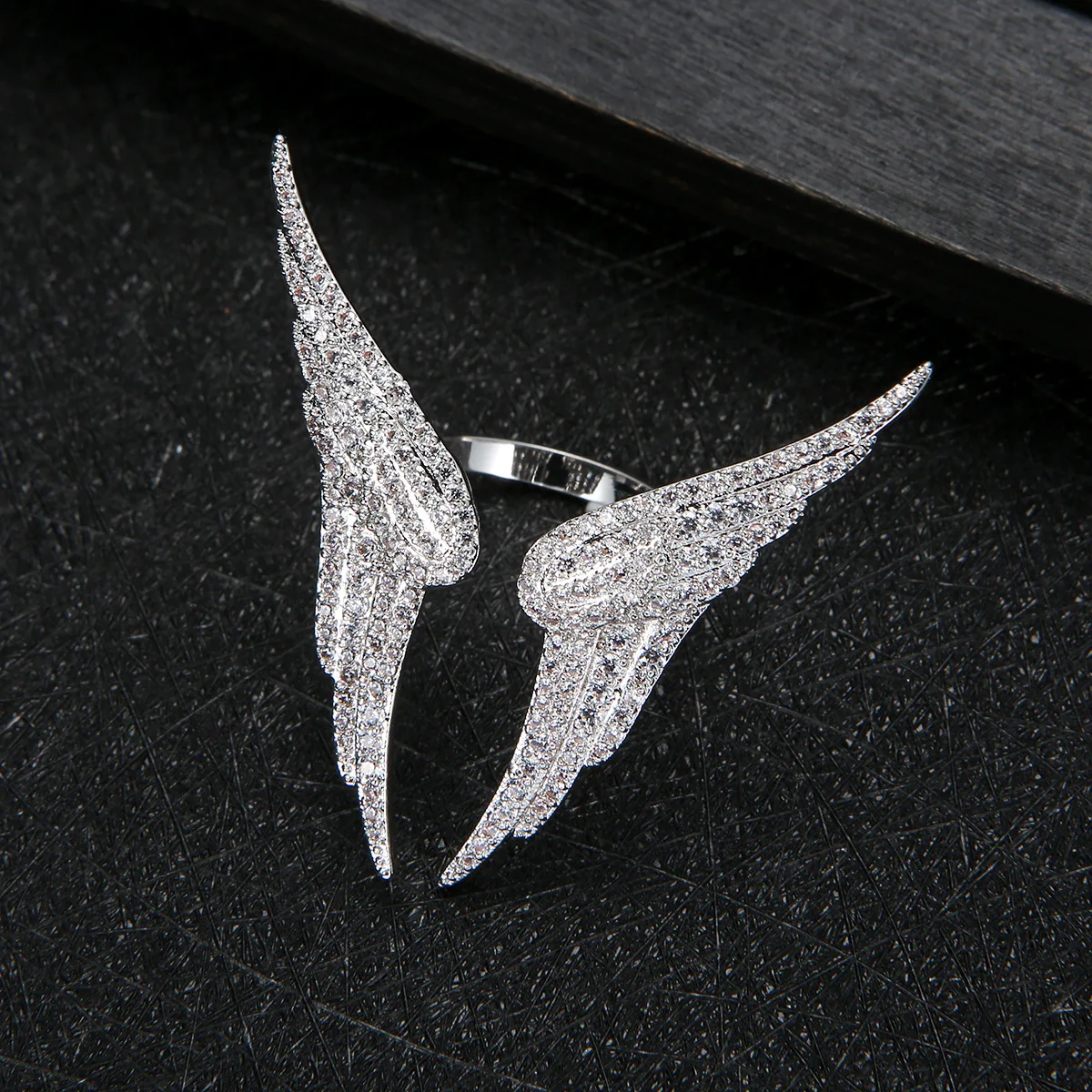 HIBRIDE جديد البوب الأوروبي أجنحة الملاك الزركون حلقة مفتوحة كل يوم النساء فستان مجوهرات الزخرفية مناسبة ل كرة الزفاف هدية R56 #1