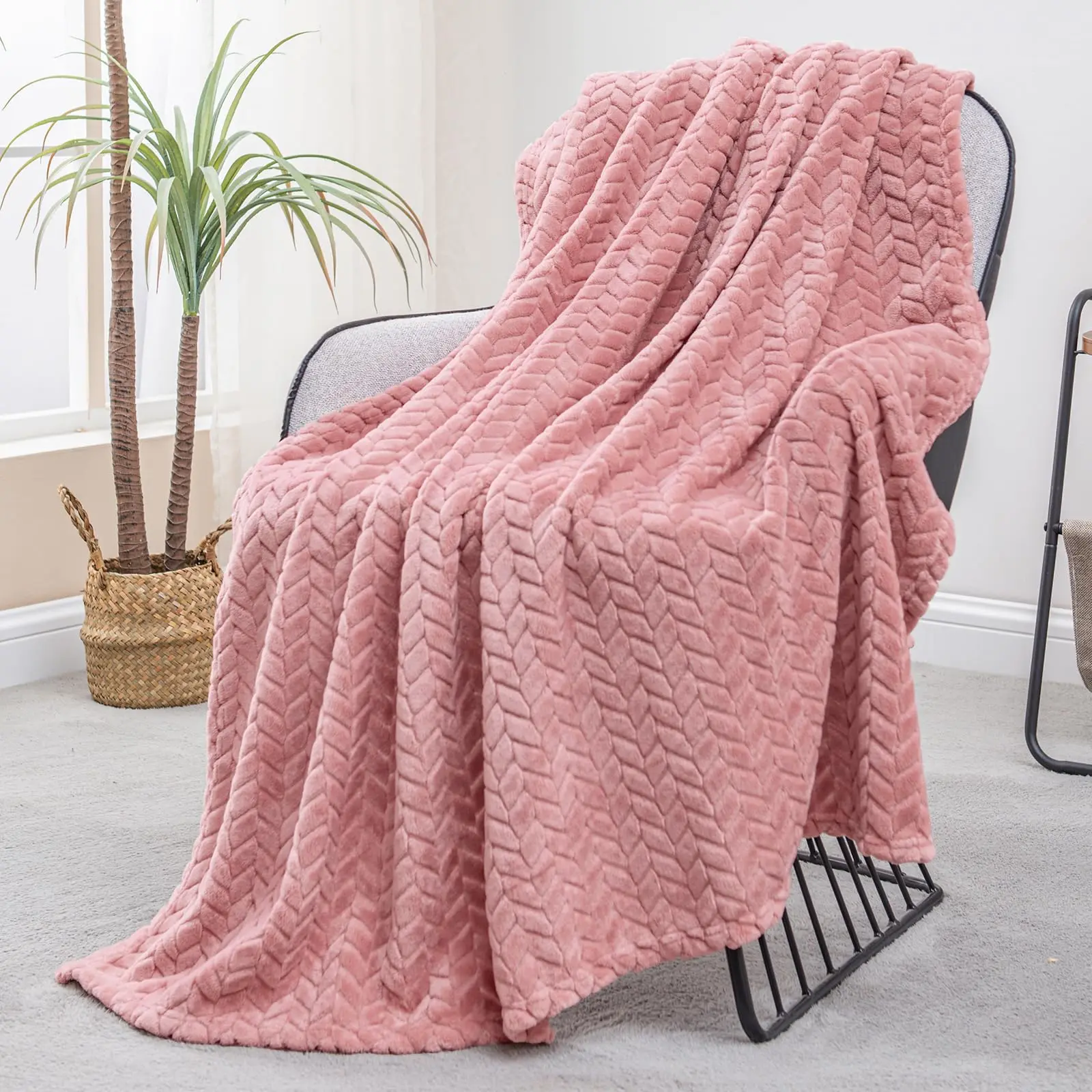 

Fleece Throw Blanket for Couch,Soft Cozy Jacquard Flannel Blankets,Lightweight Fuzzy Plush Warm Throws for Winter