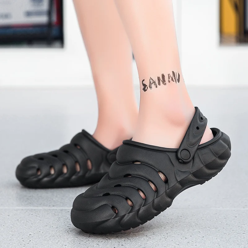 Summer Men's Hole Shoes Thick Bottom Anti-Slip Wear-Resistant Slippers Couple Style Outdoor Fashion Lightweight Beach Sandals