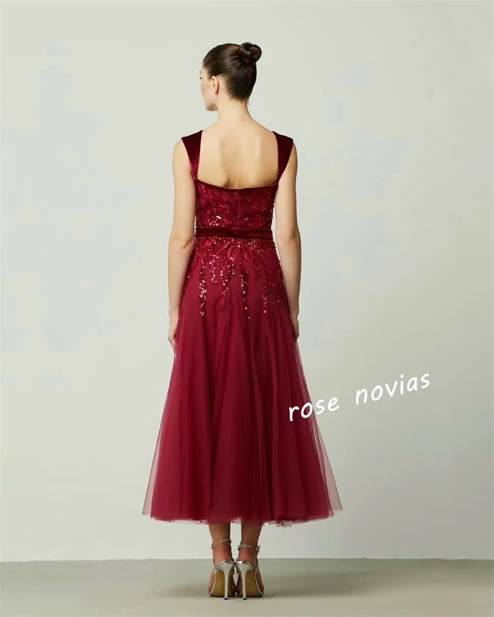 Abiti longuette a trapezio con scollo quadrato con paillettes nette personalizzate Occasioni su misura Abito da sera da donna Abito da ballo affascinante