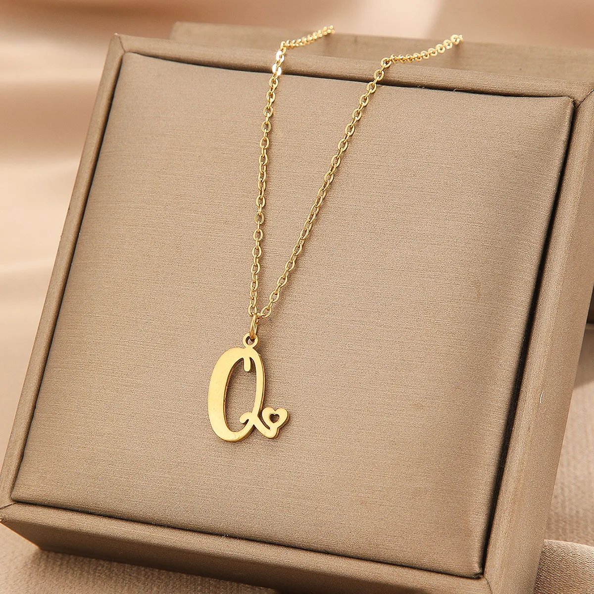 Kinitial Stainless Steel A-Z Love Heart Pendant English Initials Necklace 26 Letters Chain Necklace Wedding Best Gift