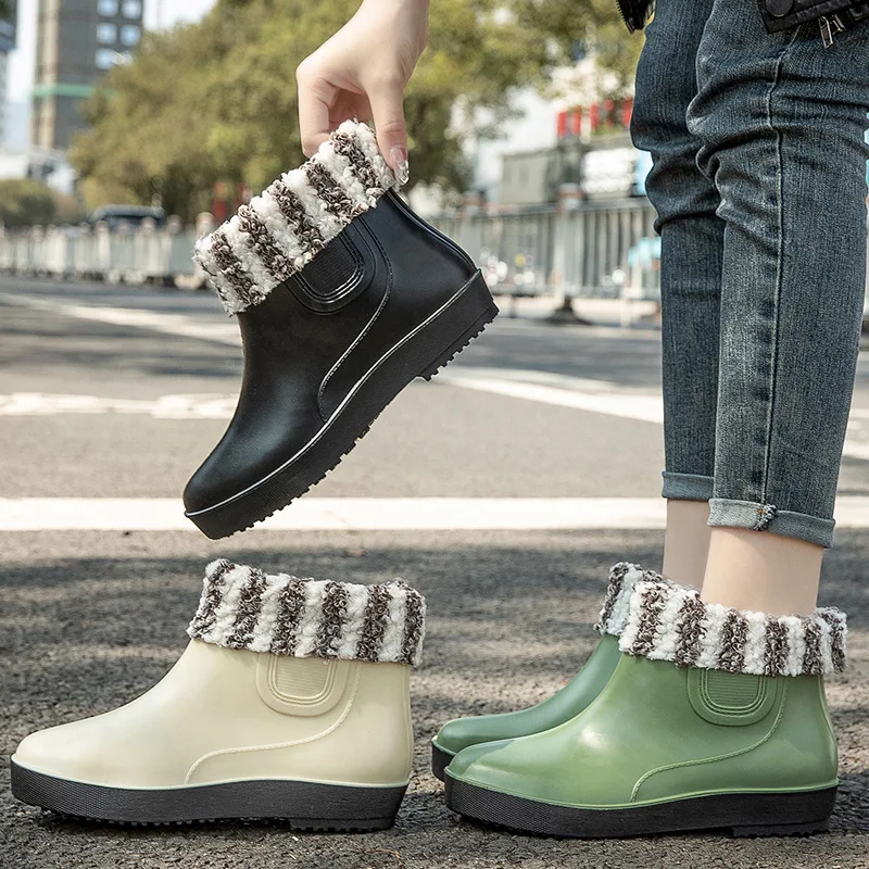 Zapatos de lluvia de fondo plano de tubo corto para mujer, zapatos de agua de temporada, aislamiento de algodón, zapatos de goma para lluvia al aire libre, invierno, nuevo