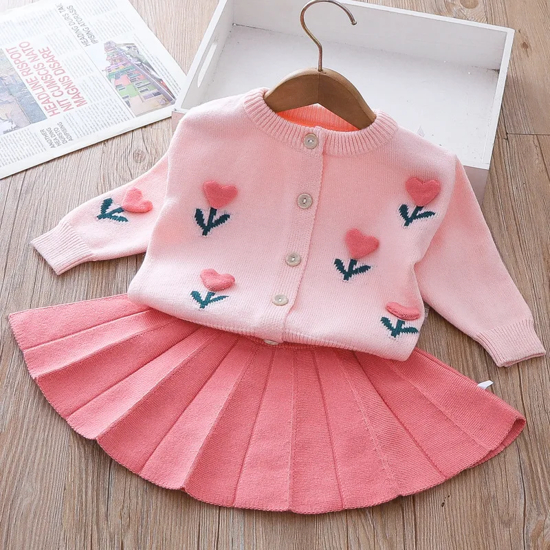 Girl baby clothing set autumn and winter cartoon flower clothing set new children\'s knitted sweet and cute top+pleated skirt set