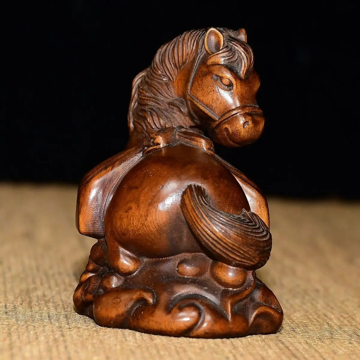 Hand Carved Wood carrying a bag horse Statue Figurine Desktop Ornaments Home Decoration Crafts Tea Pet Decor