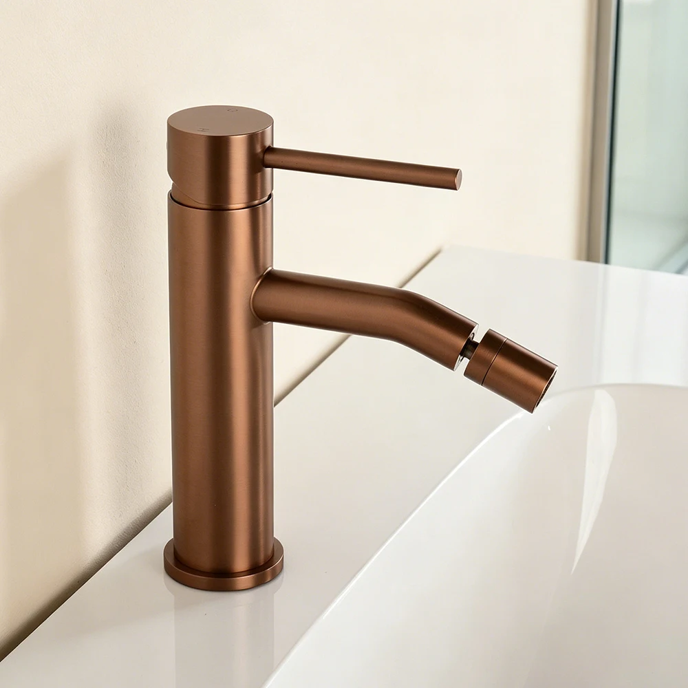 rubinetto-bidet-girevole-da-bagno-con-beccuccio-orientabile-montaggio-su-piano-finitura-oro-rosa-spazzolato-oro-spazzolato-nero-opaco-grigio-canna-di-fucile