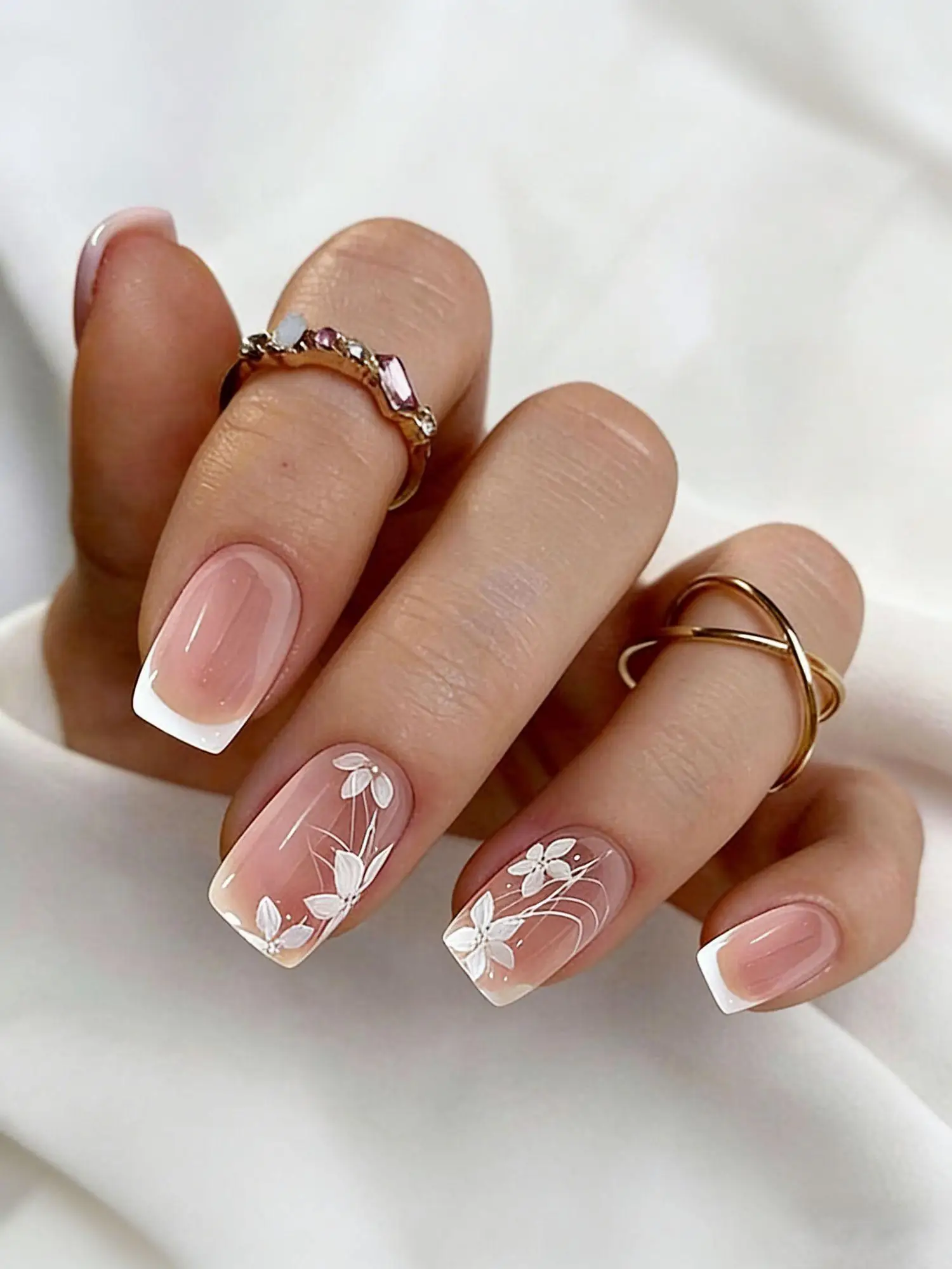 24 szt. Krótkie Kwadratowe Sztuczne Paznokcie z Białym Brzegiem, Francuski Wzór Kwiatowy, Naklejane Paznokcie z Cyrkoniami, Wielokrotnego Użytku na Walentynki