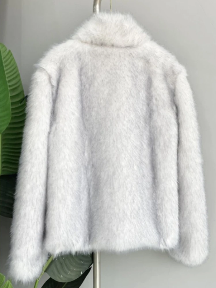 2023 Winter New White Eco-Friendly Fur Women High Quality Fashion Commuter Short Faux Fox Plush Coat Plus Size Warm Jacket