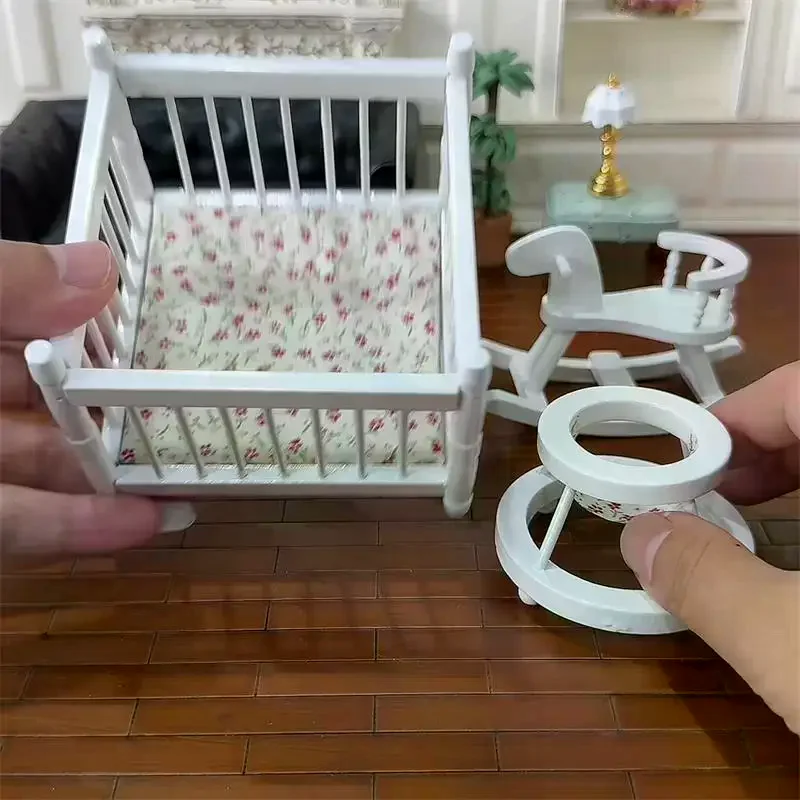 1:12 ドールハウスミニチュア プレイペン 子供用ベッド トロイの木馬 ベビーウォーカー 3点セット モデル ドールハウスデコレーション ごっこ遊びおもちゃ DIY