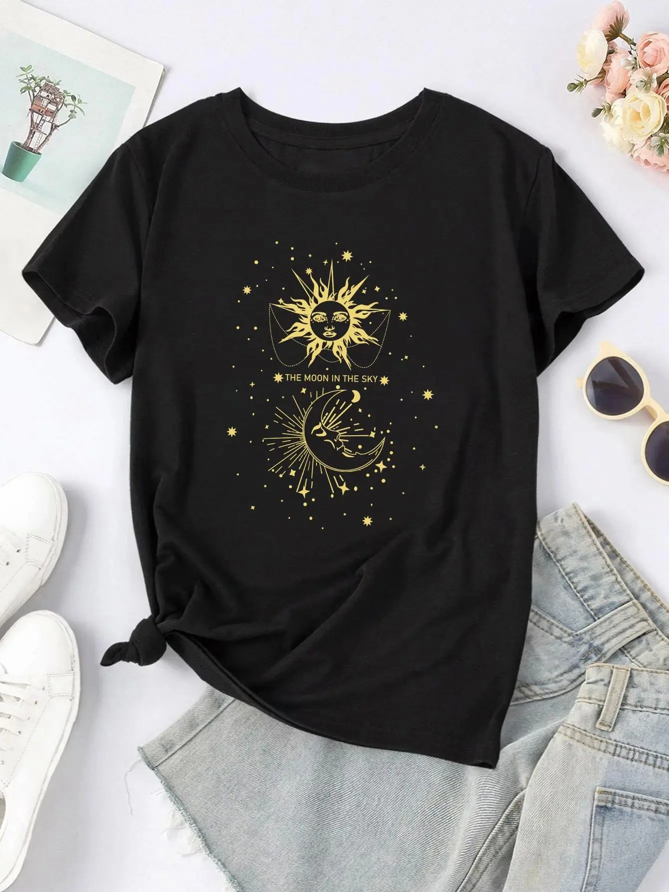 

Повседневная свободная футболка с принтом «Луна в новом», женская модная удобная дышащая футболка из качественного материала