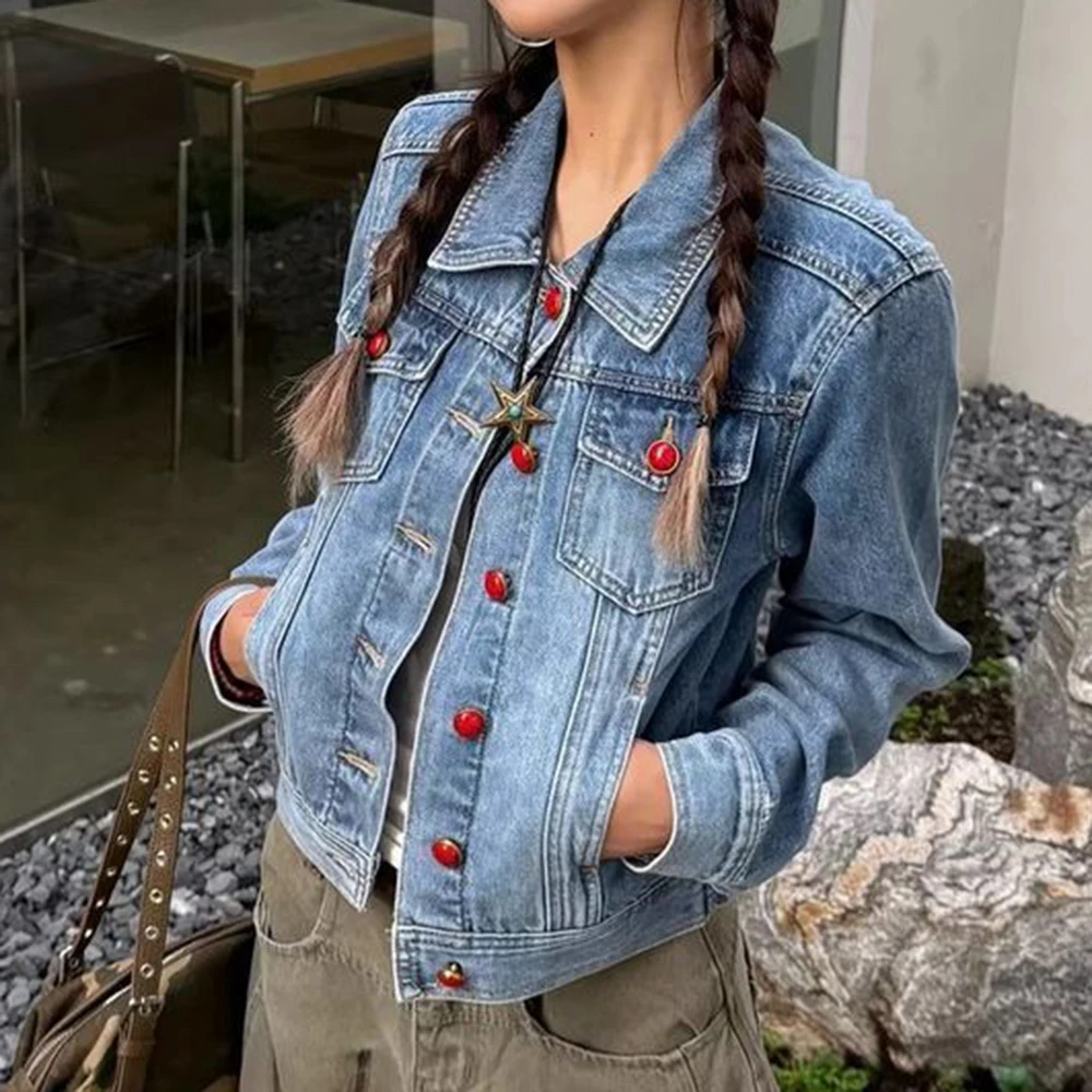 original  retro front shoulder denim jacket is old for women, wipe dirty buttons, and the design feels thin and slim.