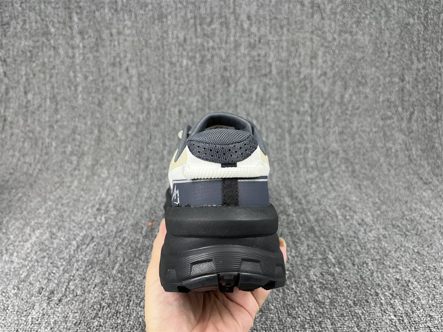 

Summer 2025 Men's Fashion Shoes Walking Mesh Breathable Summer Comfortable Casual Shoes Trainers Women's Running Shoes