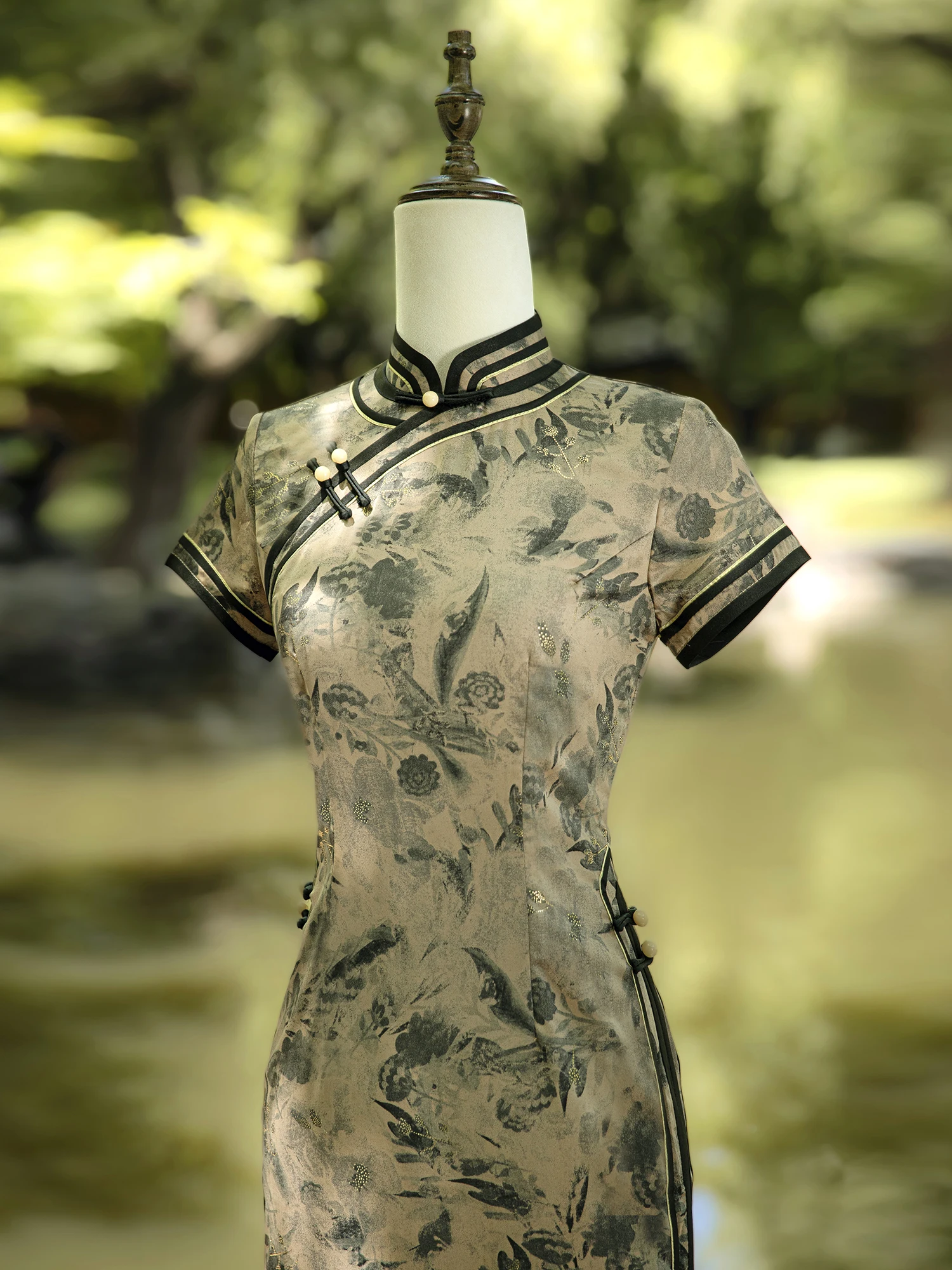 

anghai Sle New Chinese Retro Sle ort Sve Long Qipao for Middle-Aged Women Daily Wear Polyester Fiber