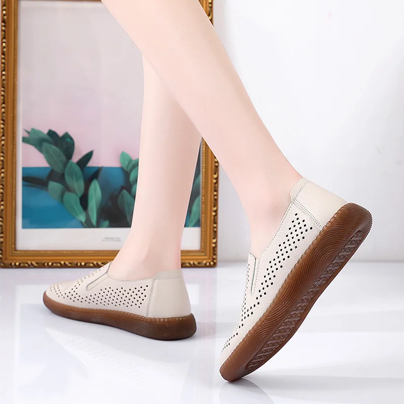 New Women Casual Shoes Summer Hollow Out Loafers Fashion Breathable Ladies Flat Shoes Female Designer Sneakers Slip-on Moccasins