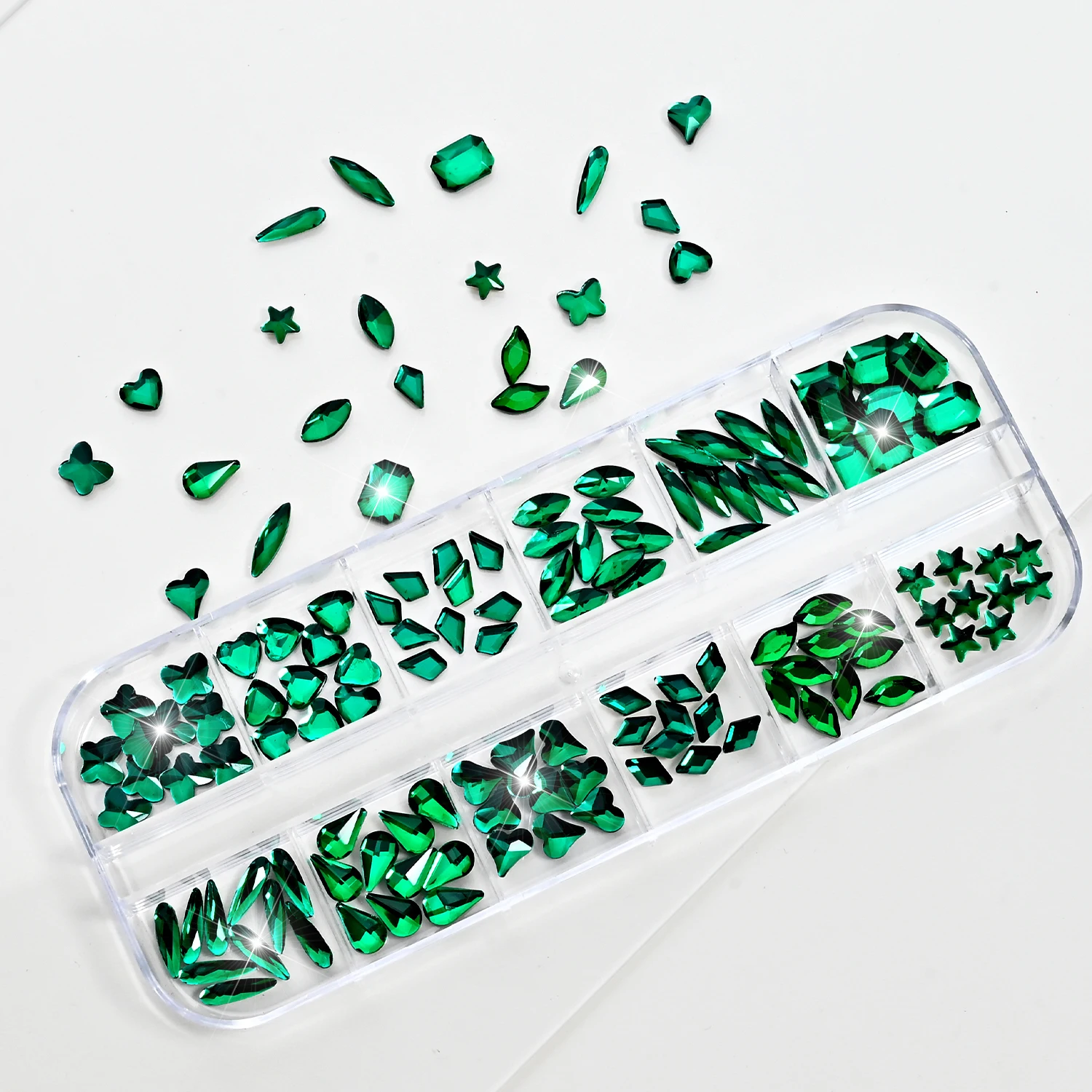 2 pudełka szmaragdowych kryszt – Nail Art Emerald Green recenzja i cena