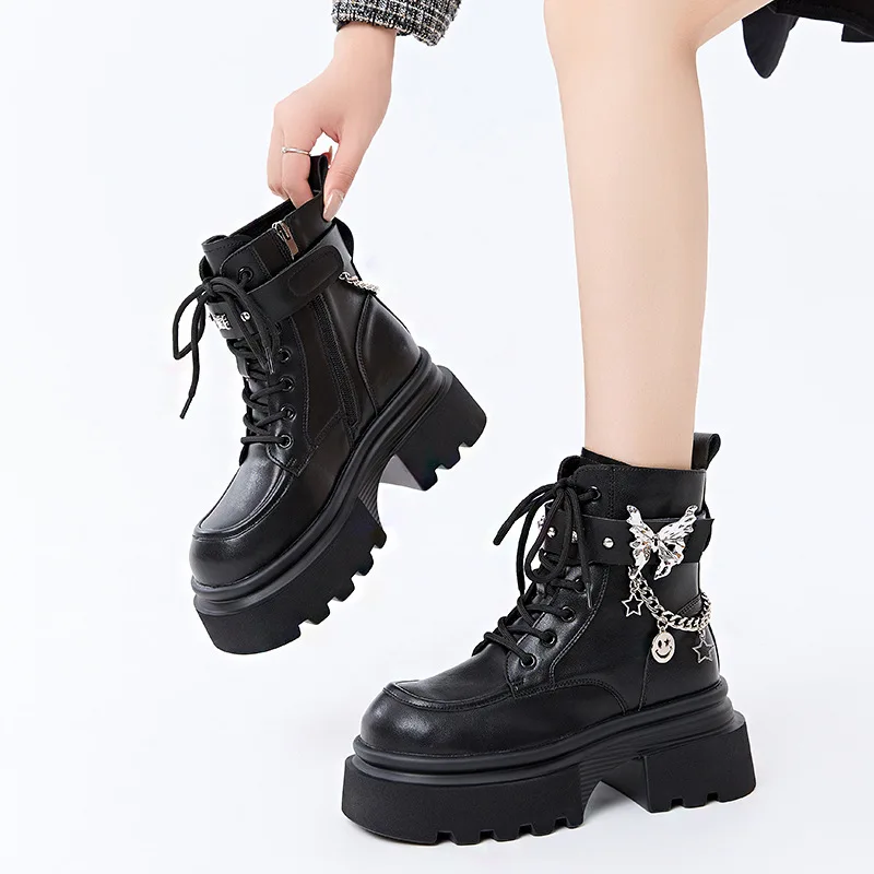 

Spring and Autumn New Increase Thick Soled Short Boots Fried Street Motorcycle Boots New Chain High Sense Boots Women