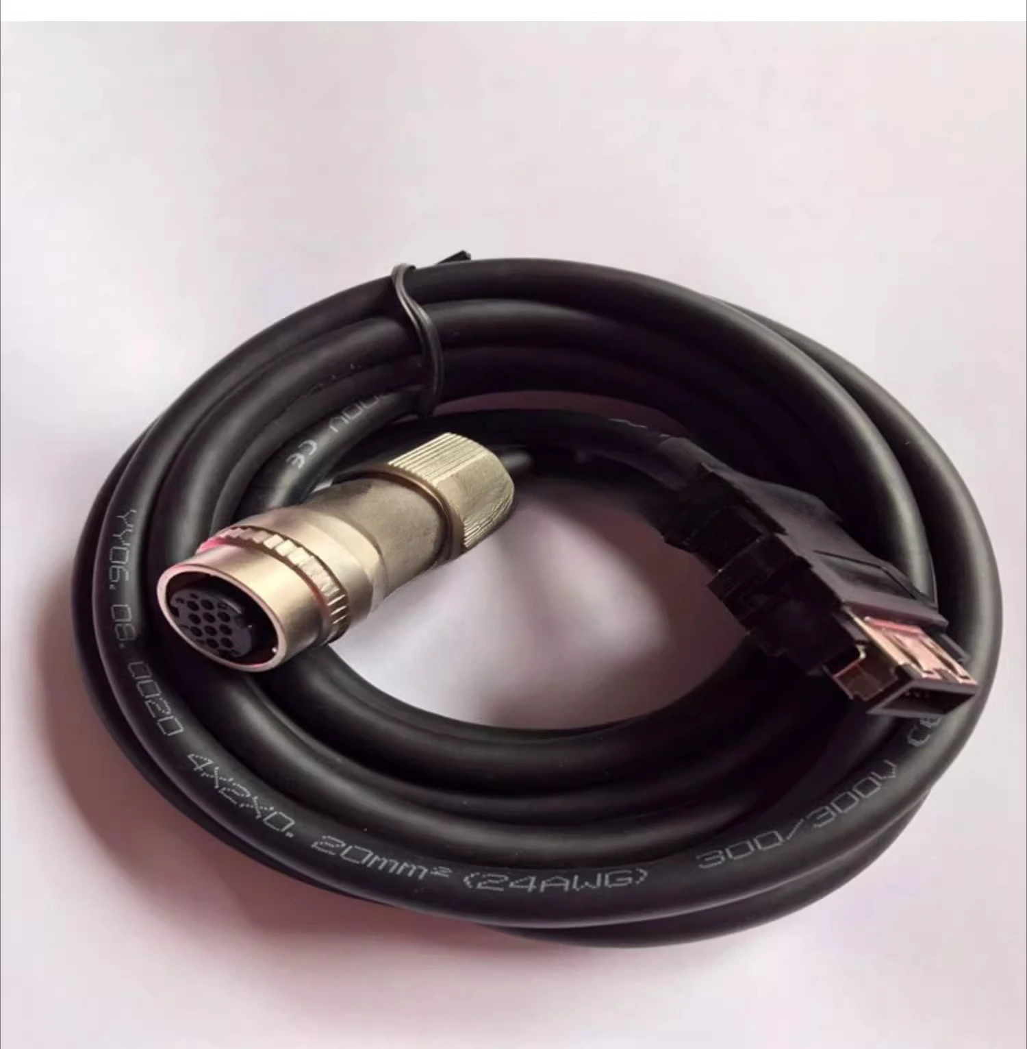 

Энкодер серводвигателя Сигнальный кабель CNV2E-8P/9P Кабель обратной связи системы M70