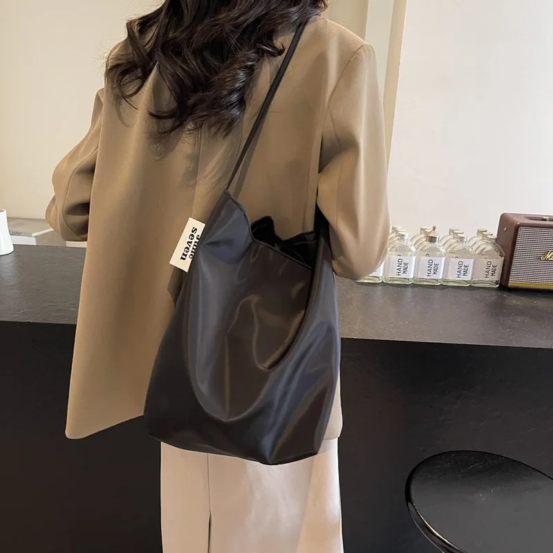 Minimalist and Lazy Style Tote Shoulder Bag, Women's Large Capacity Armpit Bag, Student Class Bucket Bag, Retro Shopping Bag