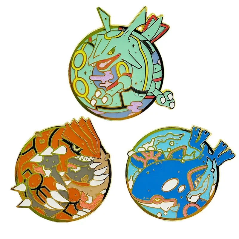 Broches de dibujos animados de Pokémon para mujer, alfileres de solapa esmaltados, joyería de Groudon Rayquaza, figuras de Anime Kyogre Kawaii, insignia de Metal, regalos de cumpleaños