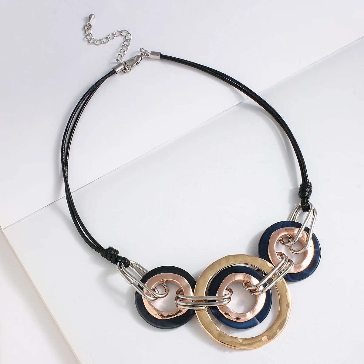 

Amorcome Retro Acrylic Resin Round Pendant Necklace for Women Simple Black Leather Rope Chain Choker Clavicle Chain Jewelry Gift