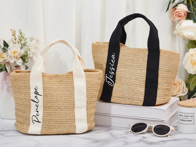 

Personalized Small Bridesmaid Gifts Bag Custom Beach Bridal Party Gift Wedding Straw Burlap Bags Customized Name Bride to Be Bag