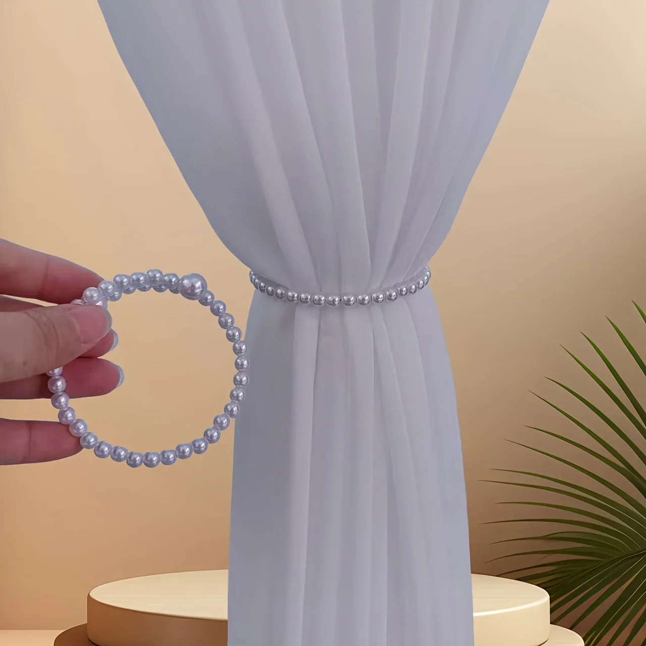 2pcs Fashion Curtain Hooks - Elegant Faux Pearl Curtain Clips, No-Drill Curtain Hooks for Bedroom And Living Room Home Decor