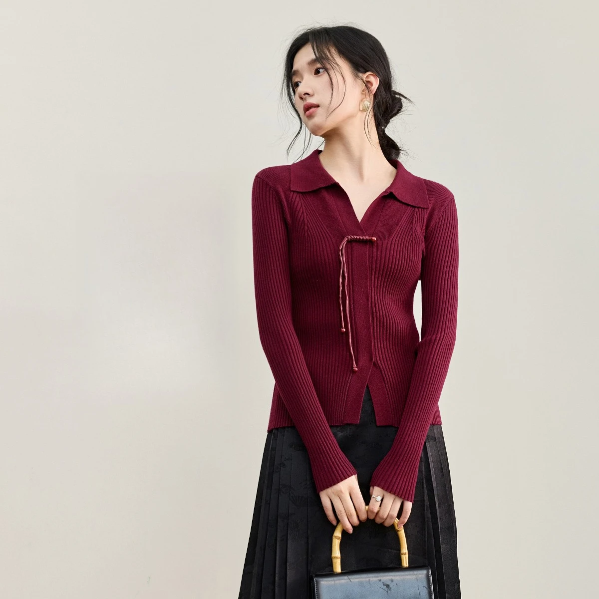 

SENTUBILA Winter Sweaters for Woman Chinese Style Tassel Frog Button Pullovers 2025 Autumn Long Sleeve Knitted Tops W53HL2356