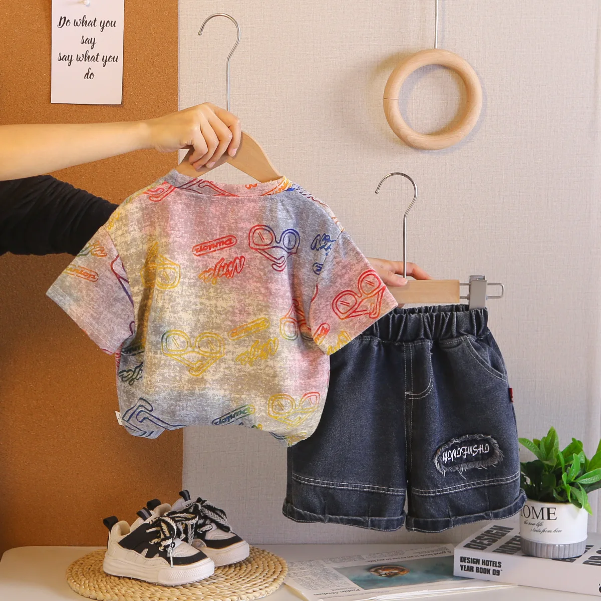 2026 New Toddler Boys 2Pcs Outfit Sunglasses Print Gradient T-shirt + Ripped Denim Shorts Suit Set Casual Kids Summer Clothes